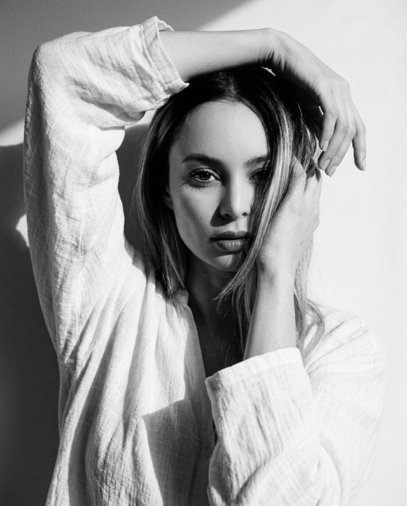 Retrato de Lili en blanco y negro